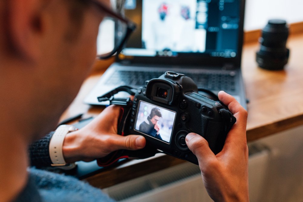 Forensic Photograph Verification
